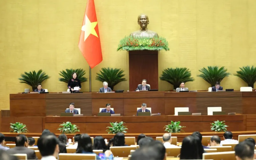 Toàn cảnh phiên thảo luận tại Quốc hội sáng 21/4 - Ảnh: VGP