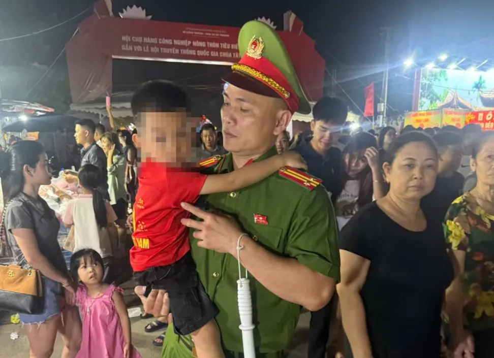 B&eacute; trai 12 tuổi đi lạc hơn 20km, được t&igrave;m thấy sau 4 giờ- Ảnh 1.