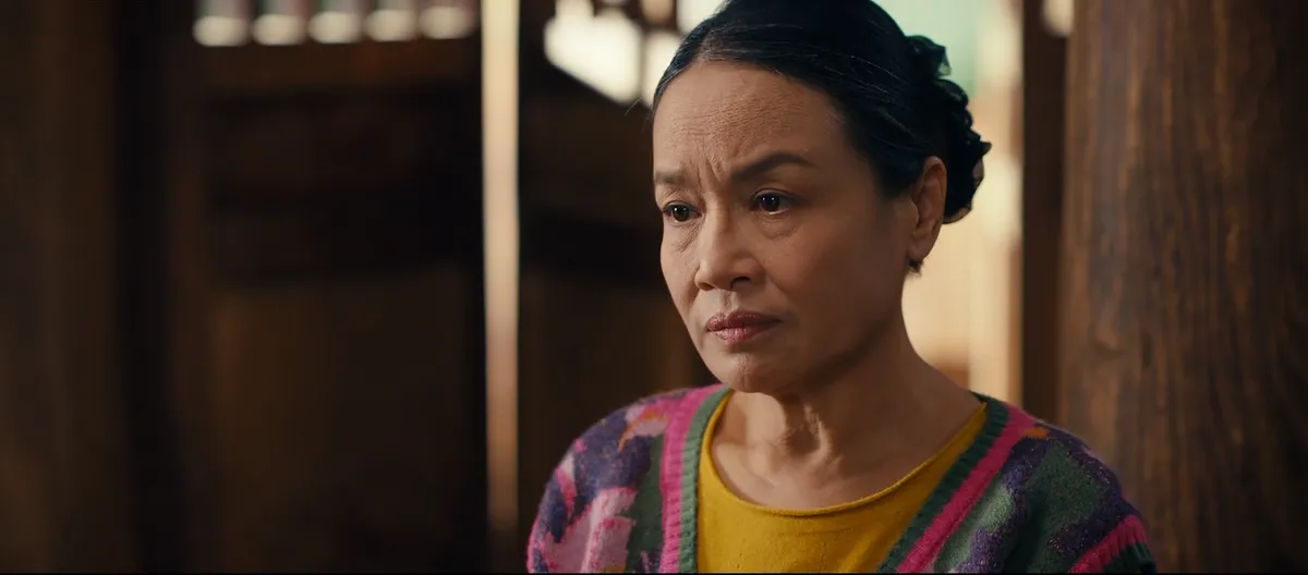 Ngược đường ngược nắng - Tập 15: &Acirc;n o&aacute;n giữa hai gia đ&igrave;nh Mai - Trung li&ecirc;n quan tới c&aacute;i chết của vợ &ocirc;ng Ph&uacute;c - Ảnh 9.