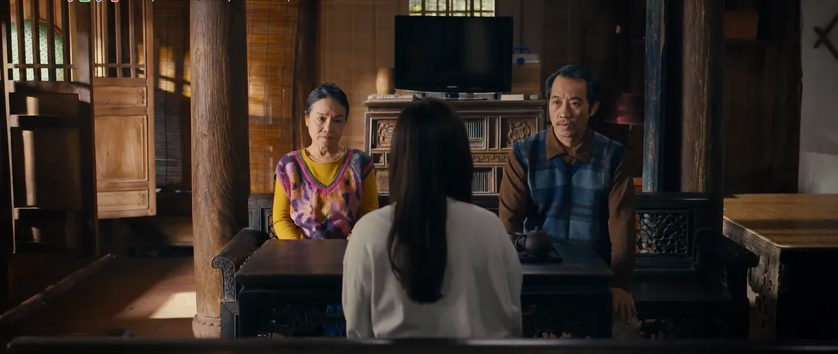 Ngược đường ngược nắng - Tập 15: &Acirc;n o&aacute;n giữa hai gia đ&igrave;nh Mai - Trung li&ecirc;n quan tới c&aacute;i chết của vợ &ocirc;ng Ph&uacute;c - Ảnh 2.