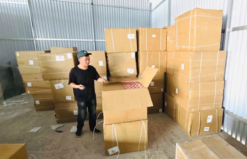 Ph&aacute;t hiện h&agrave;ng chục ngh&igrave;n sản phẩm điện thoại, thời trang giả mạo xuất xứ, nh&atilde;n m&aacute;c - Ảnh 3.