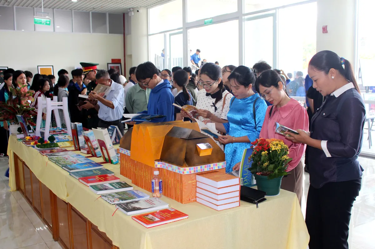 L&acirc;m Đồng ph&aacute;t động Ng&agrave;y S&aacute;ch v&agrave; Văn h&oacute;a đọc Việt Nam năm 2026- Ảnh 1.