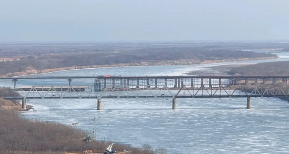 Hợp long cầu đường bộ đầu ti&ecirc;n kết nối Nga v&agrave; Triều Ti&ecirc;n- Ảnh 1.