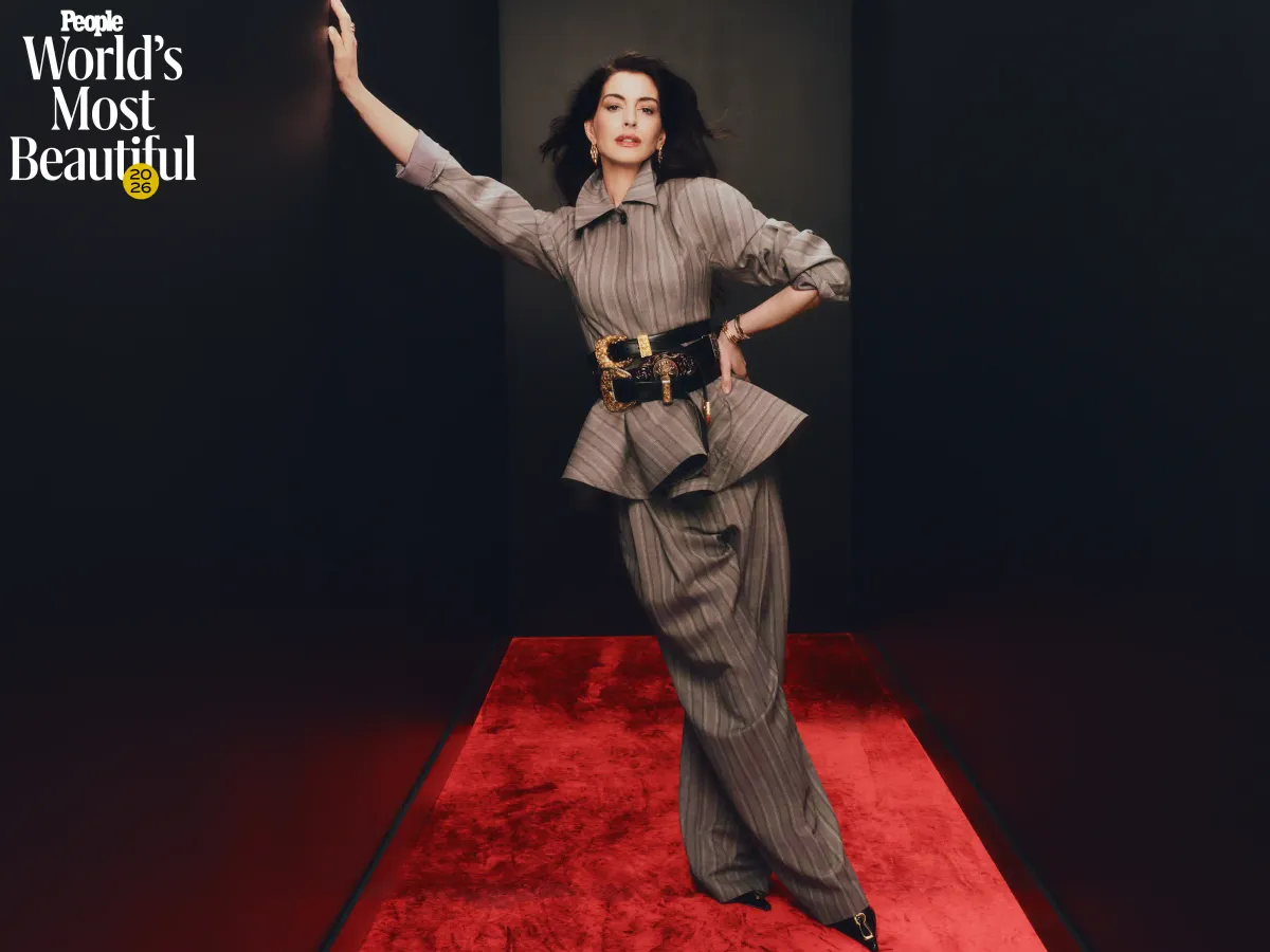 Anne Hathaway l&agrave; gương mặt trang b&igrave;a ấn phẩm về những phụ nữ đẹp nhất thế giới - Ảnh 3.