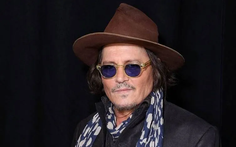 Johnny Depp trở lại