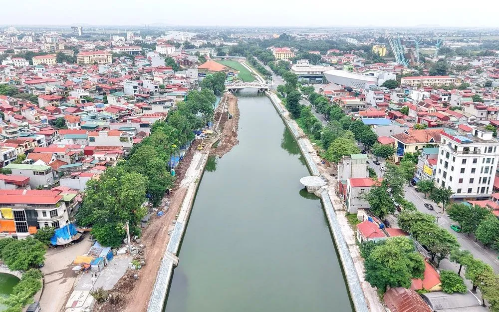 Toàn cảnh khúc sông Vân nơi phát hiện 3 cọc gỗ cổ