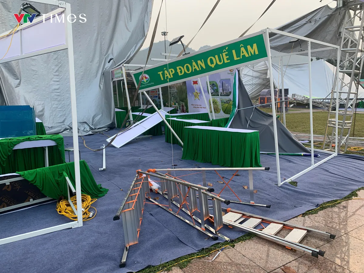 Lai Ch&acirc;u: D&ocirc;ng lốc g&acirc;y thiệt hại tại phường T&acirc;n Phong - Ảnh 3.