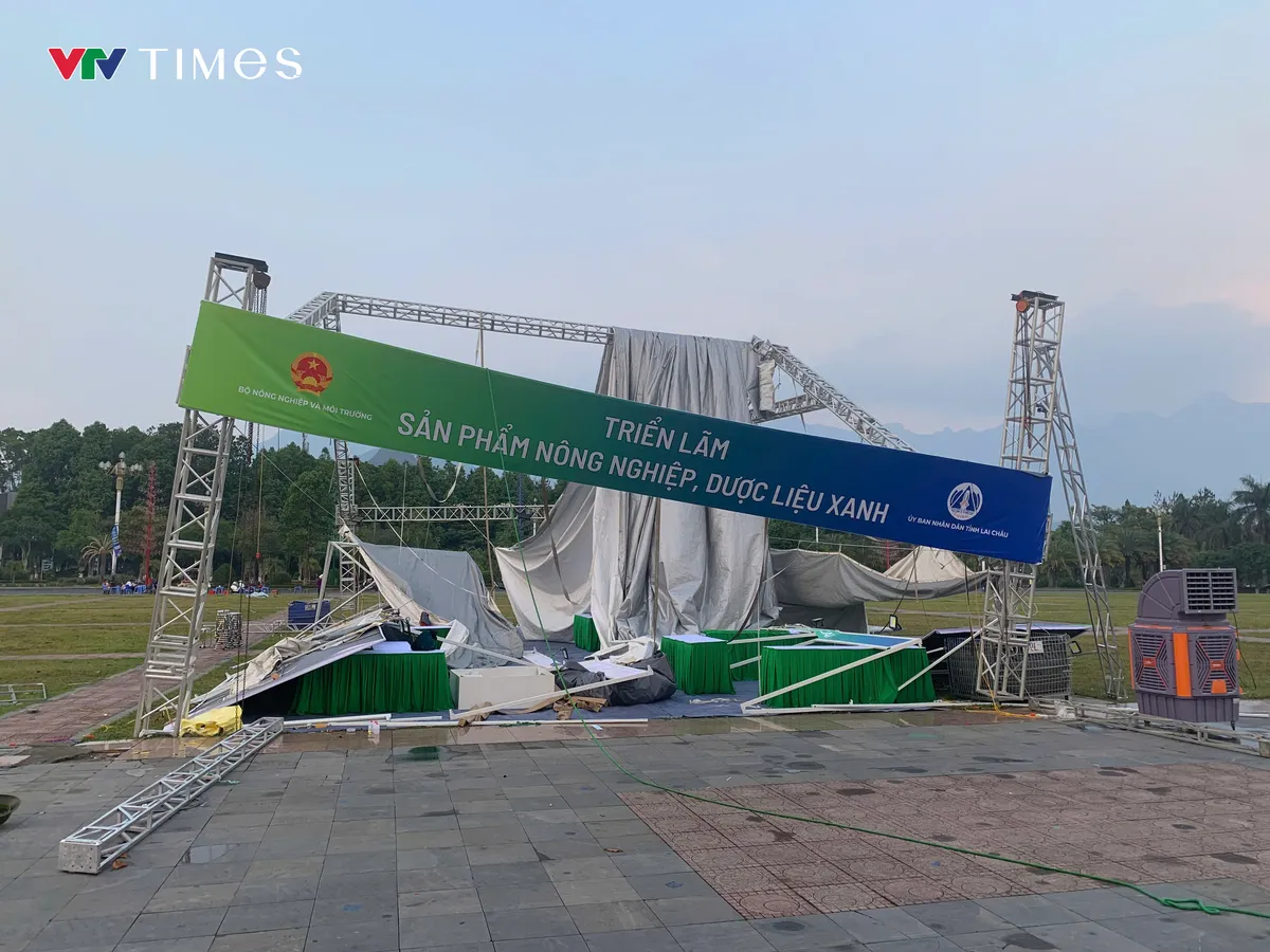 Lai Ch&acirc;u: D&ocirc;ng lốc g&acirc;y thiệt hại tại phường T&acirc;n Phong - Ảnh 1.