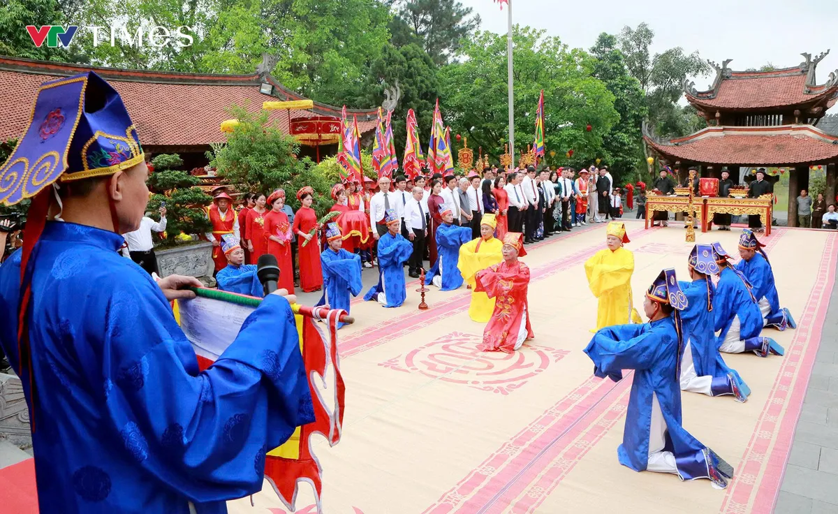 Ph&uacute; Thọ th&agrave;nh k&iacute;nh d&acirc;ng hương Đức Quốc Tổ Lạc Long Qu&acirc;n v&agrave; Tổ Mẫu &Acirc;u Cơ - Ảnh 1.