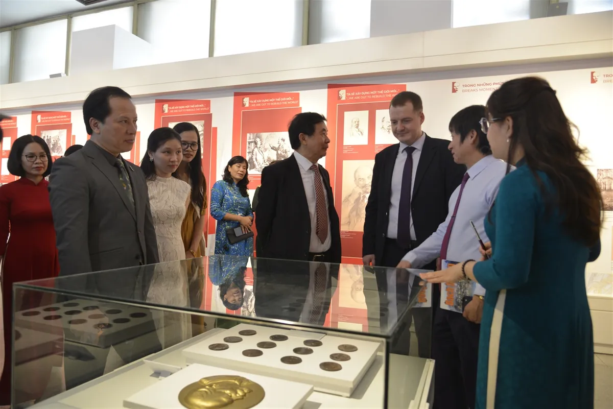 Trưng b&agrave;y 156 h&igrave;nh tượng L&ecirc;nin tại Bảo t&agrave;ng Hồ Ch&iacute; Minh- Ảnh 5.