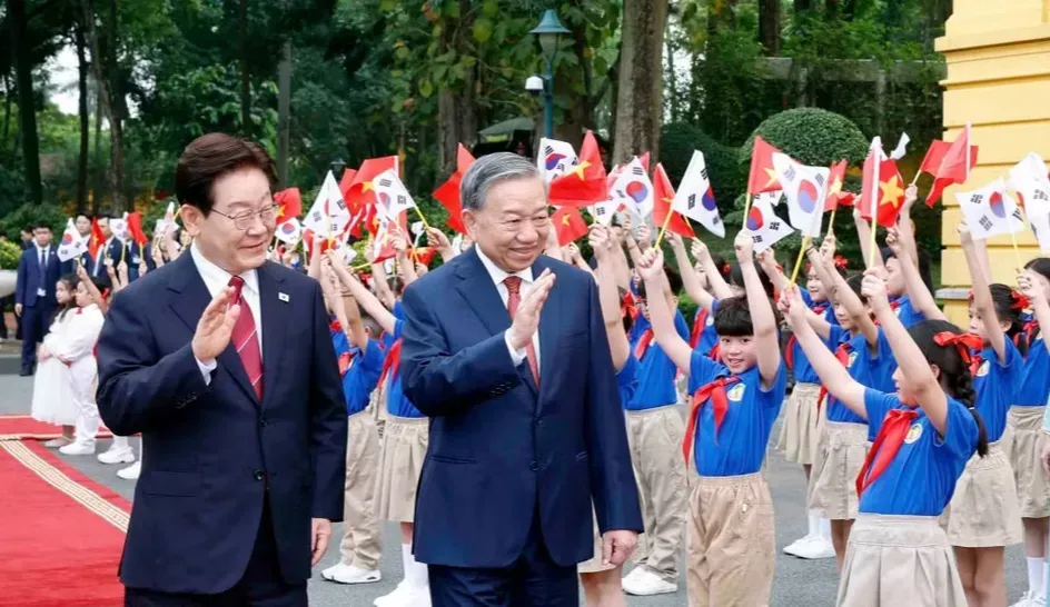 Tổng B&iacute; thư, Chủ tịch nước T&ocirc; L&acirc;m chủ tr&igrave; Lễ đ&oacute;n Tổng thống H&agrave;n Quốc Lee Jae Myung- Ảnh 1.