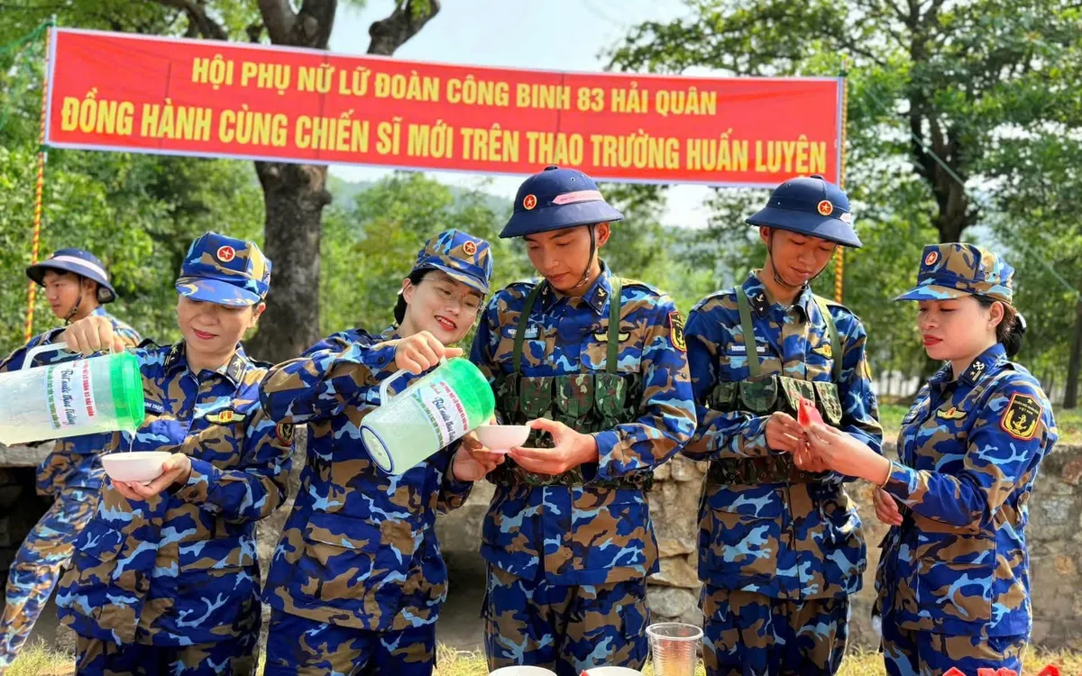 Hội Phụ nữ Lữ đoàn 83 đồng hành cùng Chiến sĩ mới trên thao trường huấn luyện