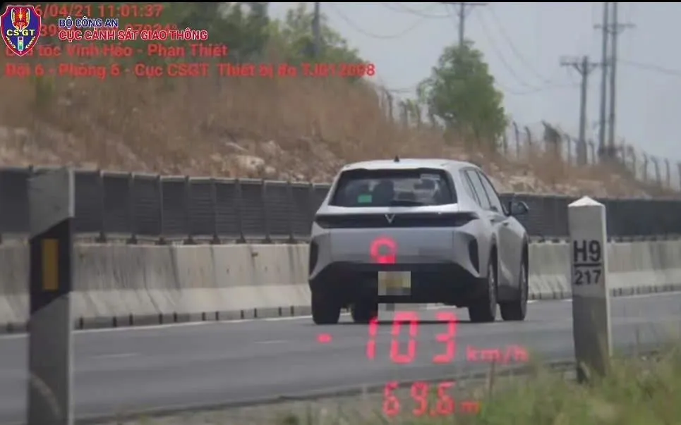 Xử phạt hơn 118 triệu đồng tài xế vi phạm hàng loạt lỗi trên cao tốc Phan Thiết - Vĩnh Hảo.