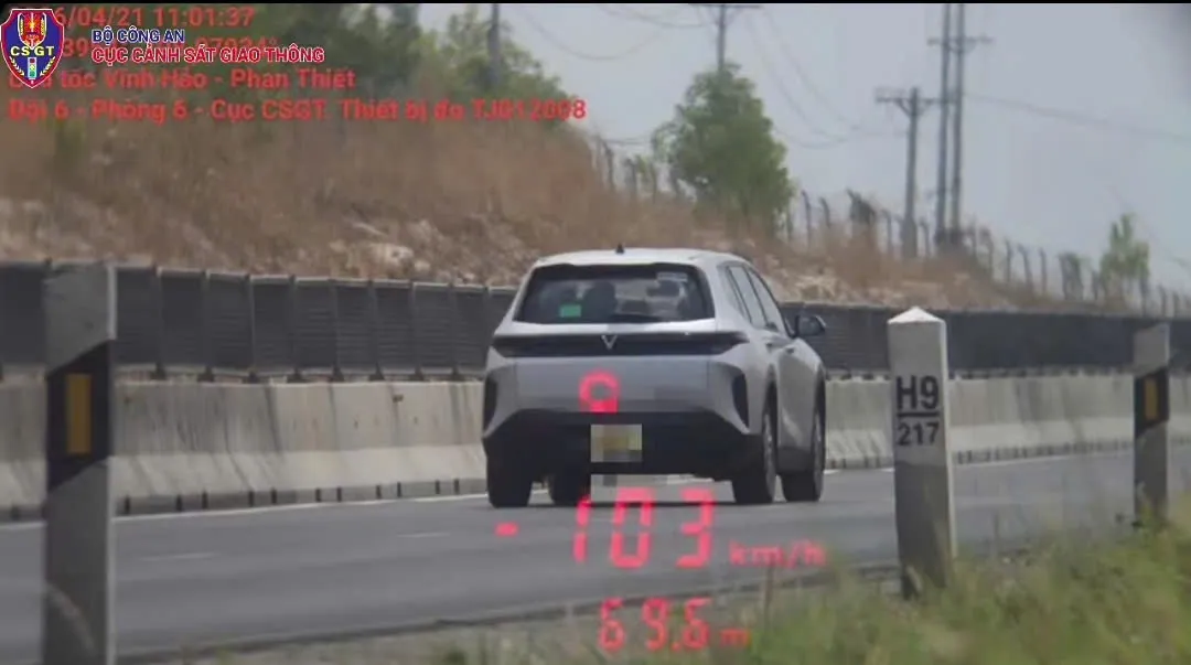 Xử phạt hơn 118 triệu đồng t&agrave;i xế vi phạm h&agrave;ng loạt lỗi tr&ecirc;n cao tốc Phan Thiết - Vĩnh Hảo- Ảnh 1.
