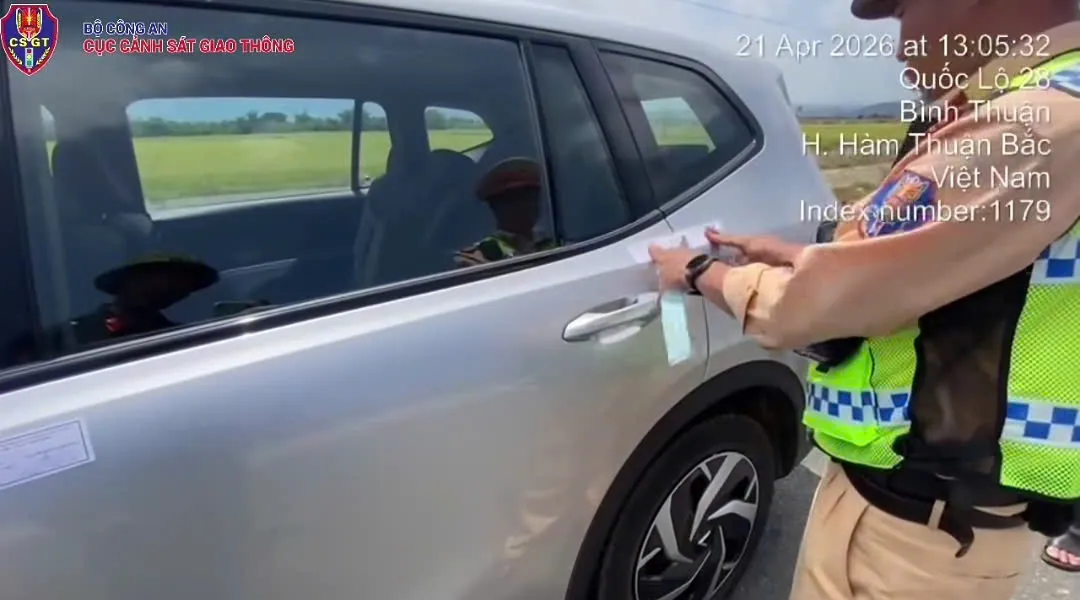Xử phạt hơn 118 triệu đồng t&agrave;i xế vi phạm h&agrave;ng loạt lỗi tr&ecirc;n cao tốc Phan Thiết - Vĩnh Hảo- Ảnh 2.