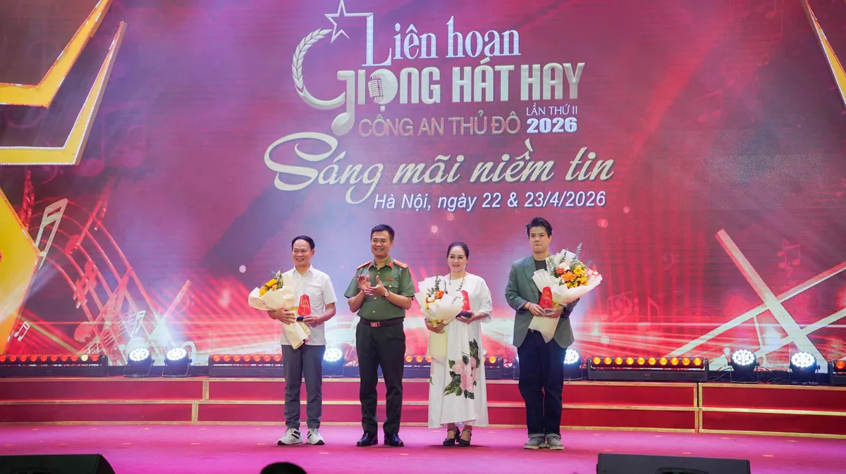Li&ecirc;n hoan Giọng h&aacute;t hay C&ocirc;ng an Thủ đ&ocirc; 2026: T&ocirc;n vinh những giọng ca chiến sĩ - Ảnh 14.