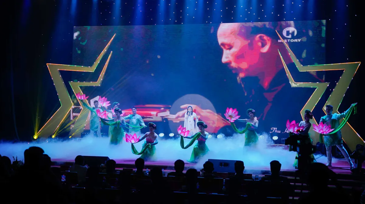 Li&ecirc;n hoan Giọng h&aacute;t hay C&ocirc;ng an Thủ đ&ocirc; 2026: T&ocirc;n vinh những giọng ca chiến sĩ - Ảnh 15.