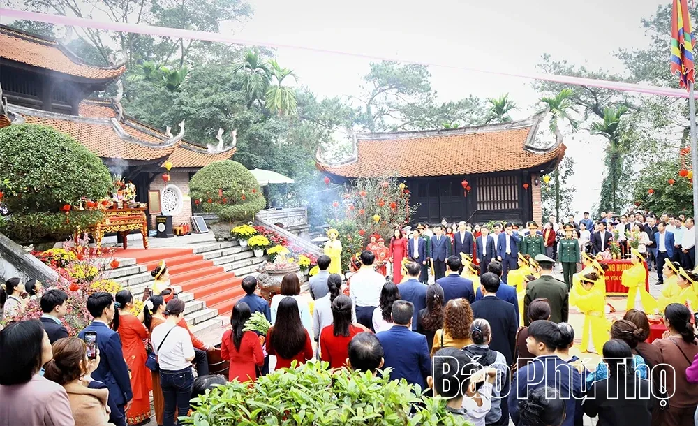 H&agrave;ng triệu người đổ về Đền H&ugrave;ng mỗi dịp Giỗ Tổ- Ảnh 1.