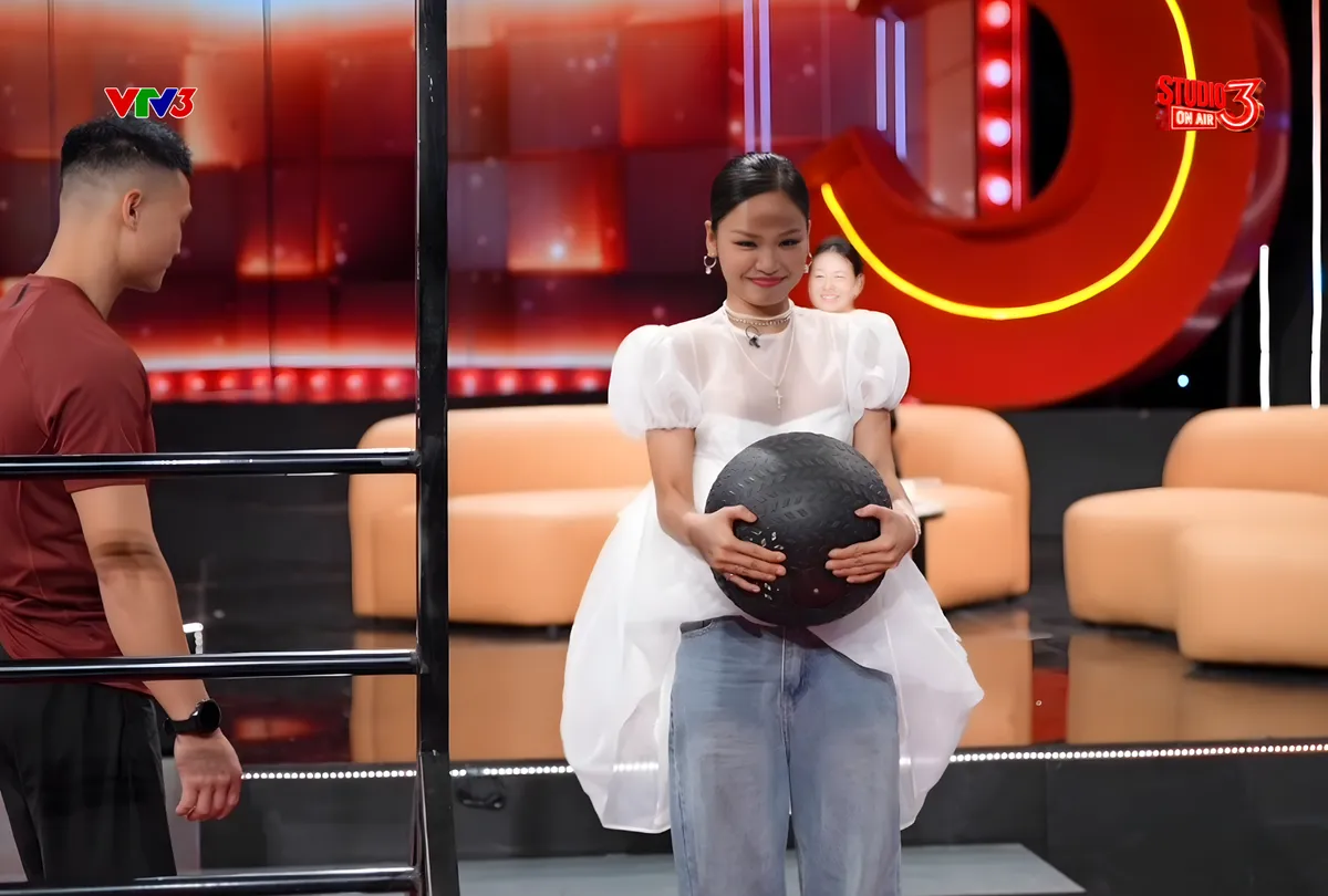 Studio 3: Miu L&ecirc; - "Một m&igrave;nh nhưng kh&ocirc;ng c&ocirc; đơn"- Ảnh 2.