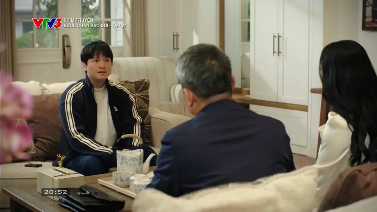 Bước ch&acirc;n v&agrave;o đời - Tập 27: Qu&acirc;n đồng &yacute; đi du học, đặt điều kiện với bố mẹ để bảo vệ Thương - Ảnh 24.