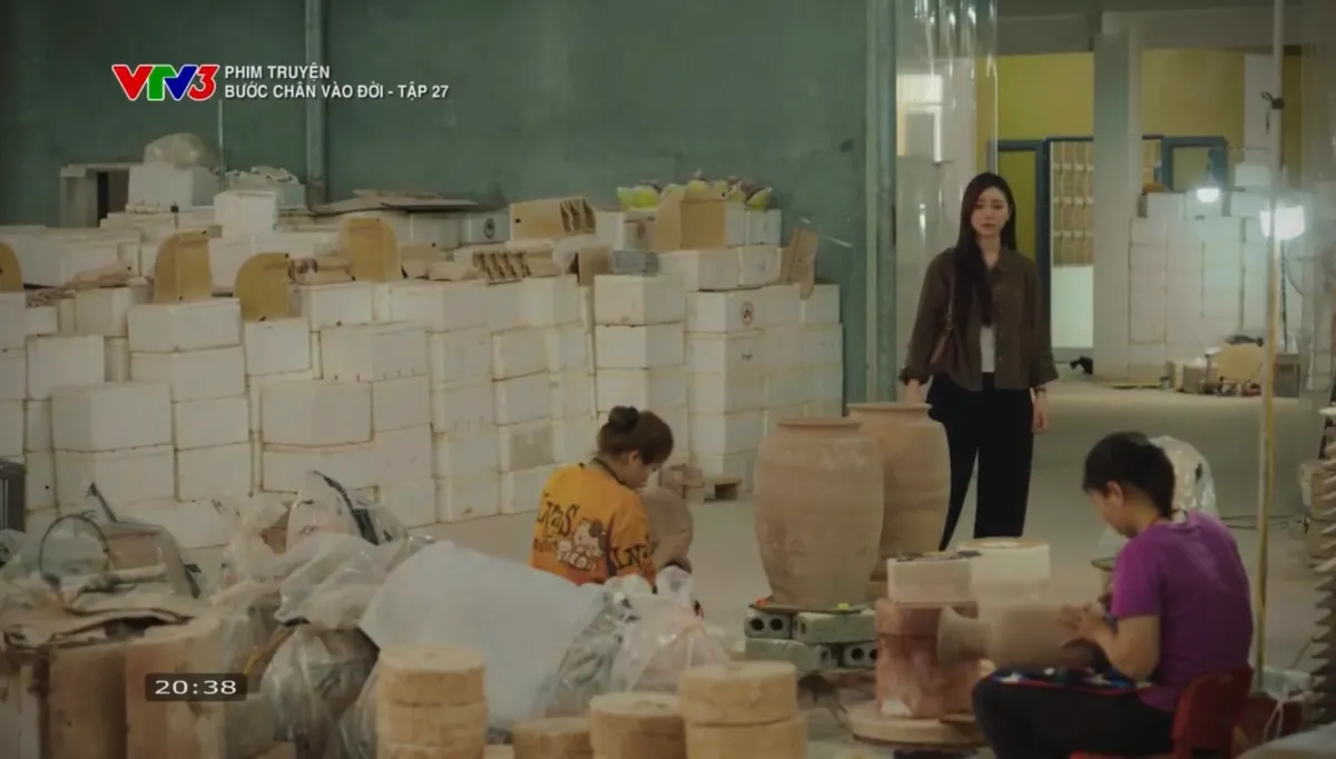 Bước ch&acirc;n v&agrave;o đời - Tập 27: Qu&acirc;n đồng &yacute; đi du học, đặt điều kiện với bố mẹ để bảo vệ Thương - Ảnh 10.