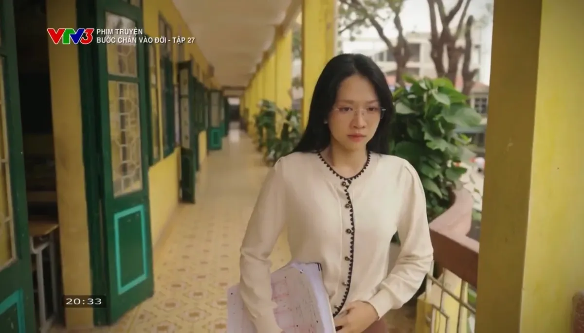 Bước ch&acirc;n v&agrave;o đời - Tập 27: Qu&acirc;n đồng &yacute; đi du học, đặt điều kiện với bố mẹ để bảo vệ Thương - Ảnh 12.