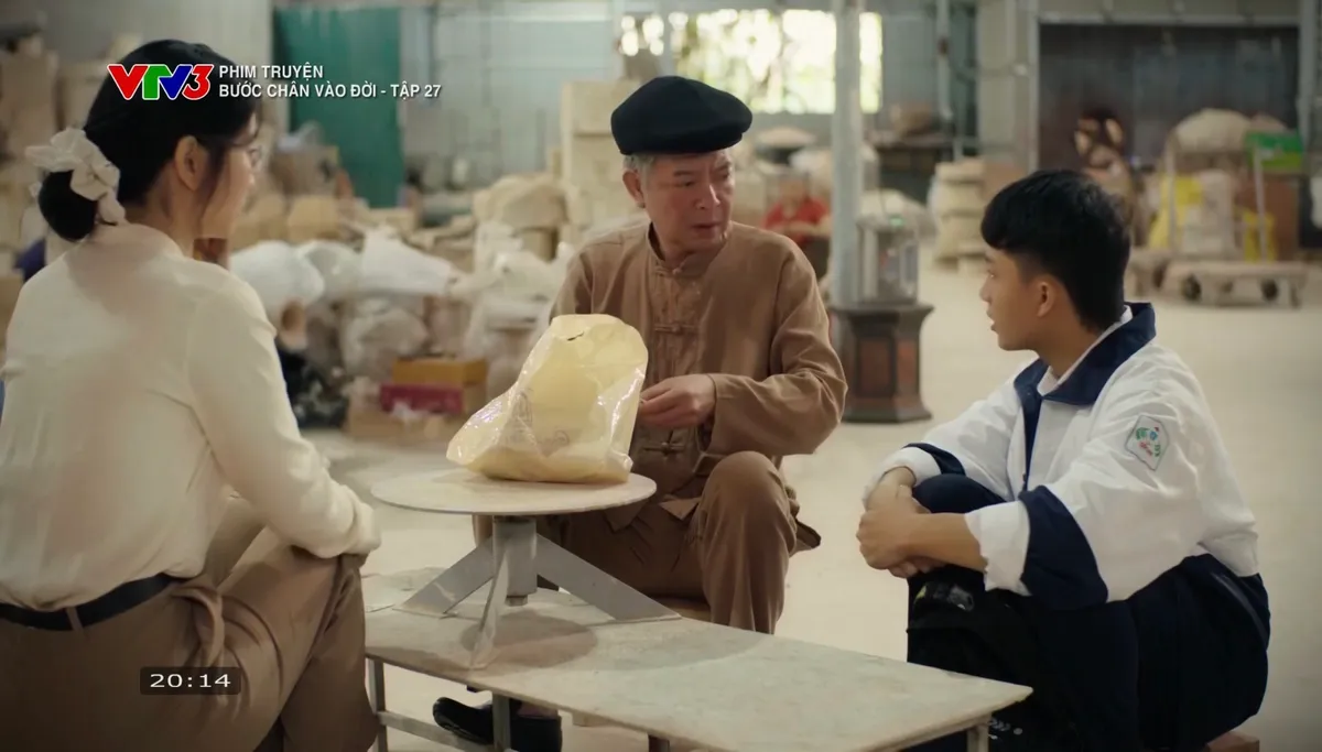 Bước ch&acirc;n v&agrave;o đời - Tập 27: Qu&acirc;n đồng &yacute; đi du học, đặt điều kiện với bố mẹ để bảo vệ Thương - Ảnh 8.