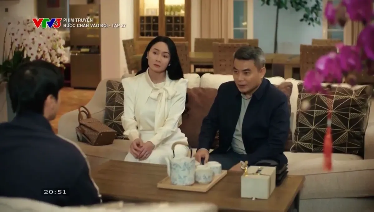 Bước ch&acirc;n v&agrave;o đời - Tập 27: Qu&acirc;n đồng &yacute; đi du học, đặt điều kiện với bố mẹ để bảo vệ Thương - Ảnh 23.