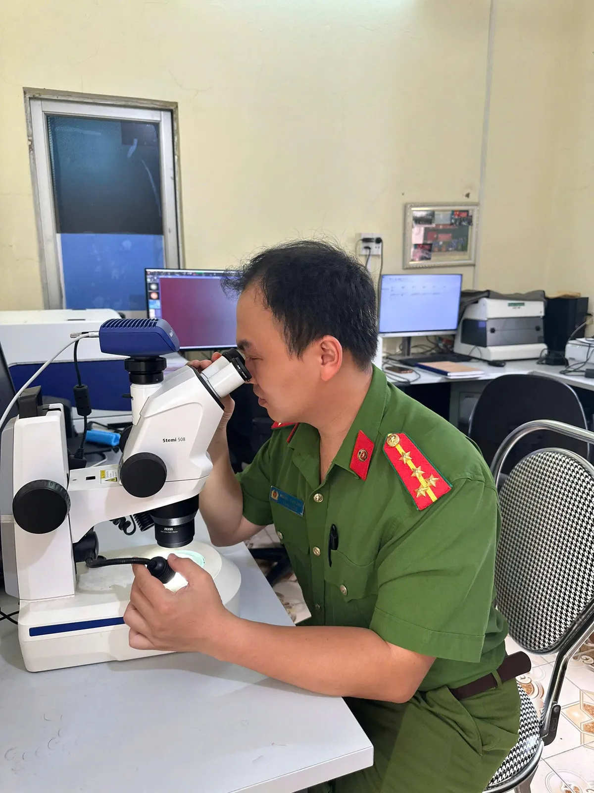 C&ocirc;ng an Cao Bằng cảnh b&aacute;o t&igrave;nh trạng sử dụng giấy ph&eacute;p l&aacute;i xe, biển số xe giả  - Ảnh 1.