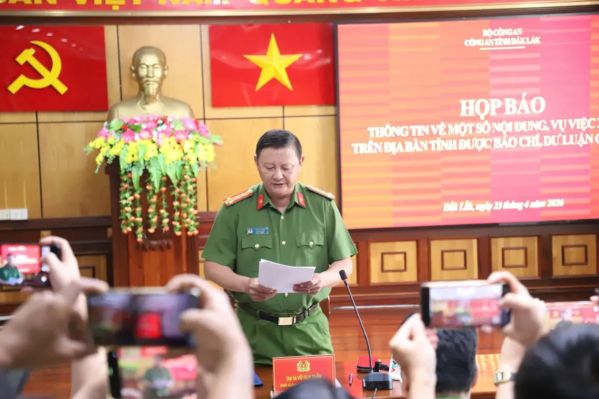 Khởi tố thiếu t&aacute; CSGT li&ecirc;n quan vụ nam sinh tử vong sau tai nạn- Ảnh 1.