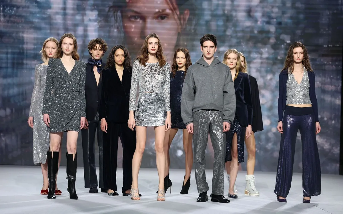 Trình diễn thời trang giày, da tại sự kiện MICAM MIlano ở Ý. (Ảnh: MICAM Milano)