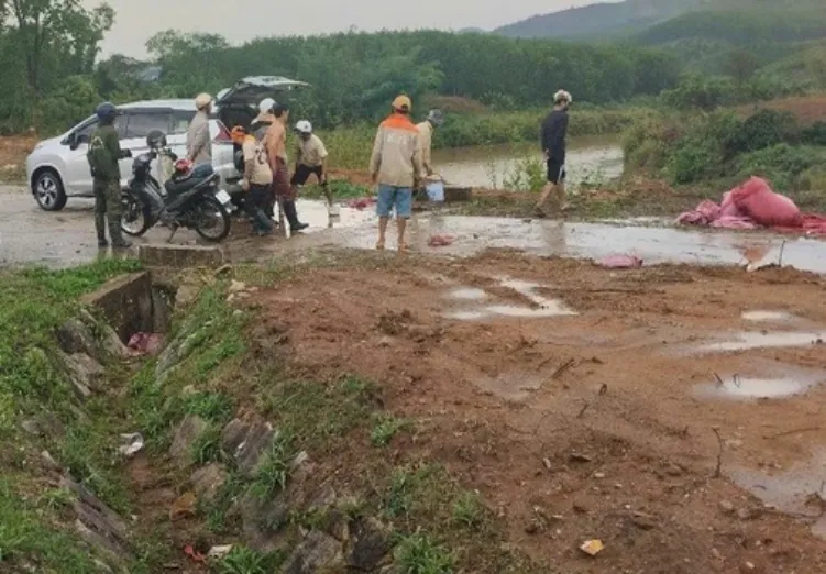 Người đ&agrave;n &ocirc;ng ở Quảng Ninh bị s&eacute;t đ&aacute;nh tử vong  - Ảnh 1.