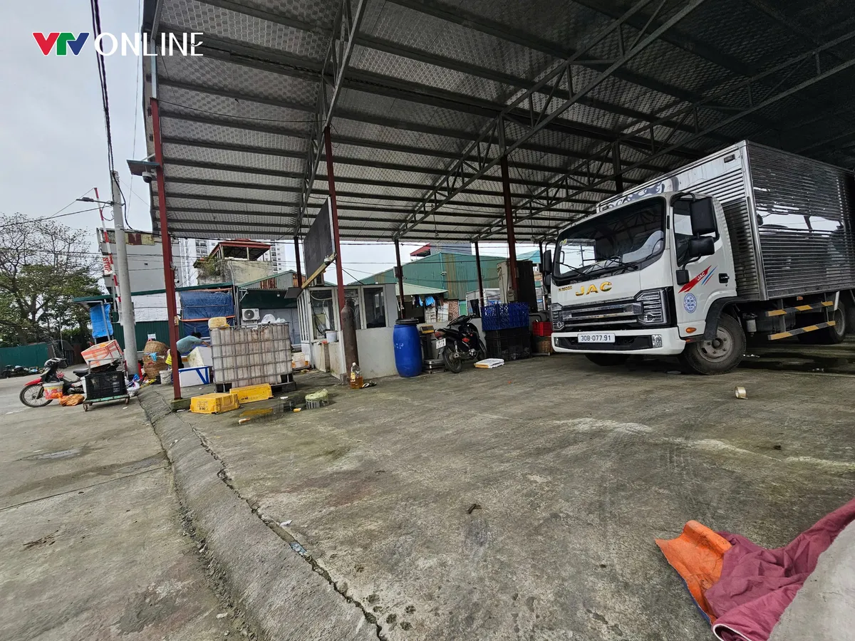 Chợ c&aacute; Y&ecirc;n Sở trước ng&agrave;y giải tỏa: Băn khoăn về điểm kinh doanh thay thế - Ảnh 3.