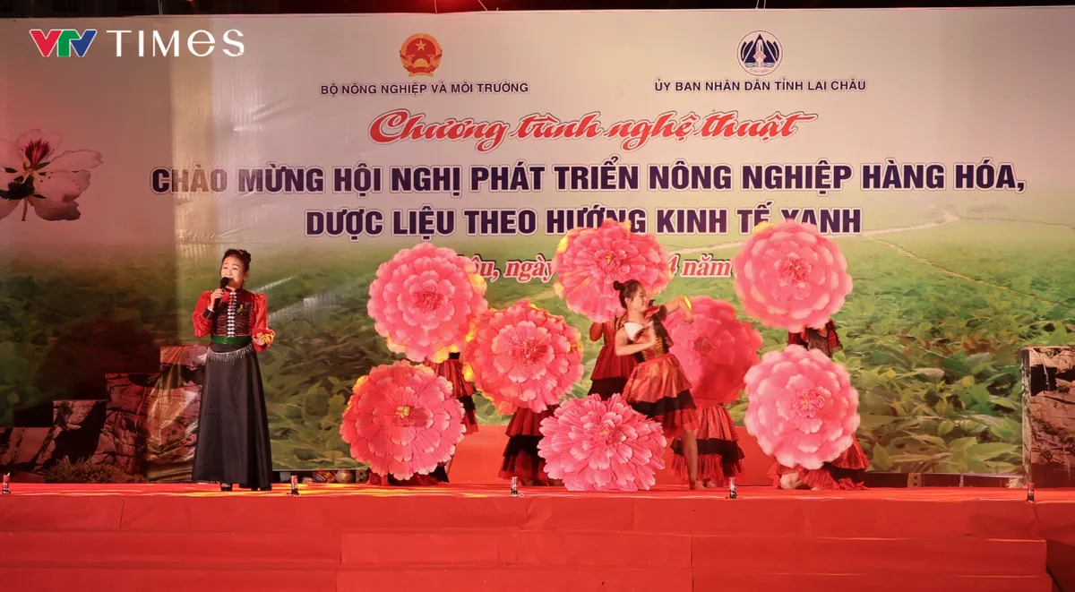 Đặc sắc Chương tr&igrave;nh nghệ thuật &ldquo;Lai Ch&acirc;u lung linh sắc m&agrave;u&rdquo; - Ảnh 3.
