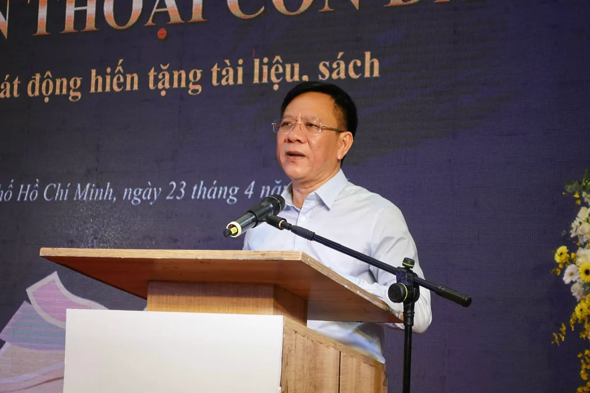 Ra mắt tủ s&aacute;ch &ldquo;Huyền thoại C&ocirc;n Đảo&rdquo;: Kh&ocirc;ng gian đọc từ k&yacute; ức lịch sử- Ảnh 1.