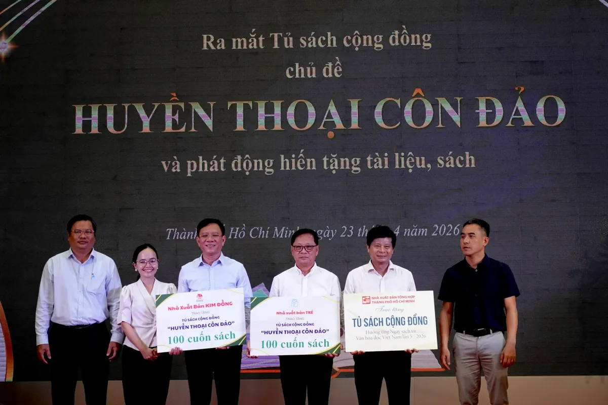 Ra mắt tủ s&aacute;ch &ldquo;Huyền thoại C&ocirc;n Đảo&rdquo;: Kh&ocirc;ng gian đọc từ k&yacute; ức lịch sử- Ảnh 8.