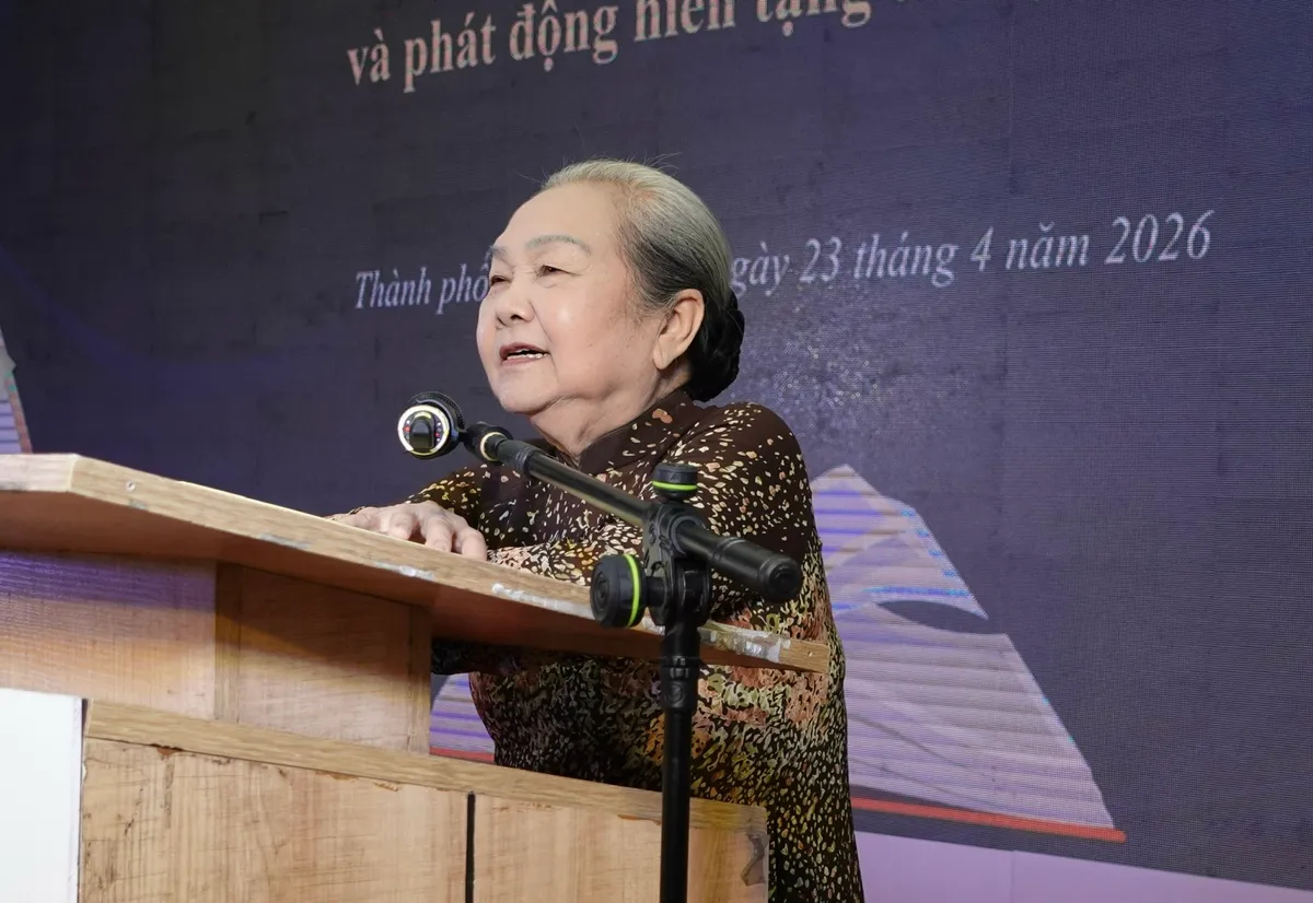 Ra mắt tủ s&aacute;ch &ldquo;Huyền thoại C&ocirc;n Đảo&rdquo;: Kh&ocirc;ng gian đọc từ k&yacute; ức lịch sử- Ảnh 4.