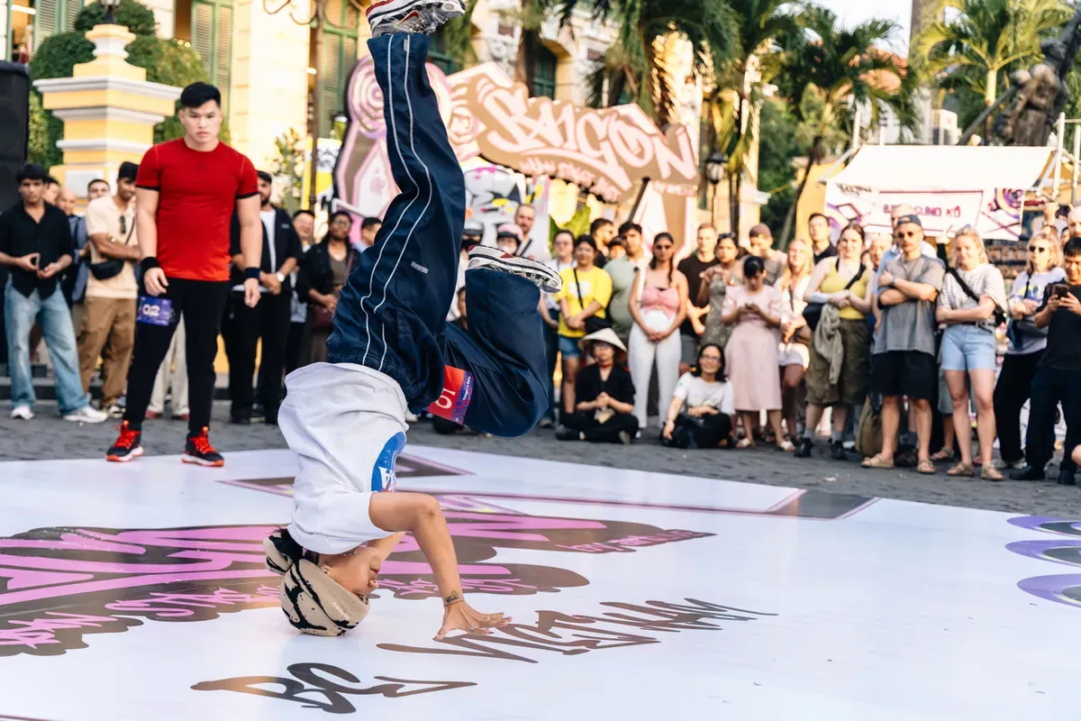 Vũ đạo đường phố thổi b&ugrave;ng sức sống v&agrave; năng lượng ở đ&ocirc; thị- Ảnh 8.