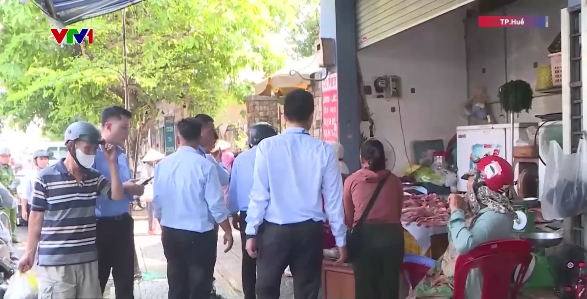 TP Huế: H&agrave;i h&ograve;a giữa lập lại trật tự vỉa h&egrave; v&agrave; bảo đảm sinh kế cho người d&acirc;n - Ảnh 1.