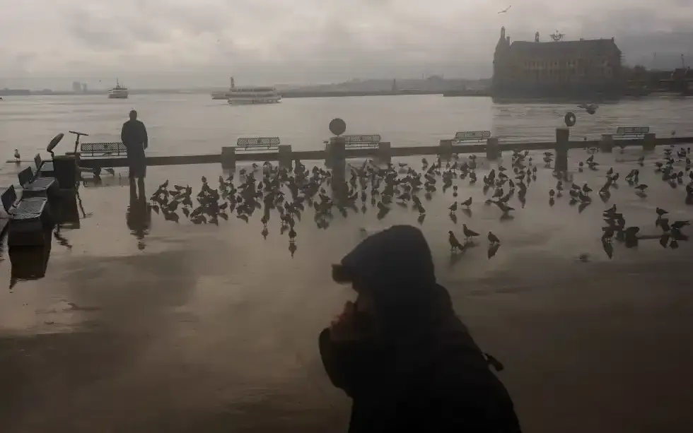 Khu eo biển Bosphorus tại bến phà Kadikoy, Istanbul, Thổ Nhĩ Kỳ, ngày 22/4/2026. (Ảnh: AP)