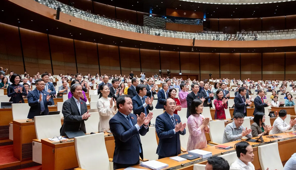 Th&ocirc;ng qua Luật Thủ đ&ocirc; (sửa đổi): Miễn tr&aacute;ch nhiệm ph&aacute;p l&yacute; với c&aacute;n bộ, c&ocirc;ng chức kh&ocirc;ng vụ lợi - Ảnh 2.