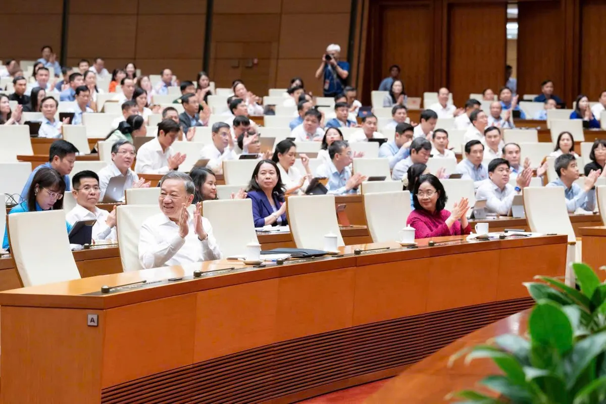 Th&ocirc;ng qua Luật Thủ đ&ocirc; (sửa đổi): Miễn tr&aacute;ch nhiệm ph&aacute;p l&yacute; với c&aacute;n bộ, c&ocirc;ng chức kh&ocirc;ng vụ lợi - Ảnh 1.