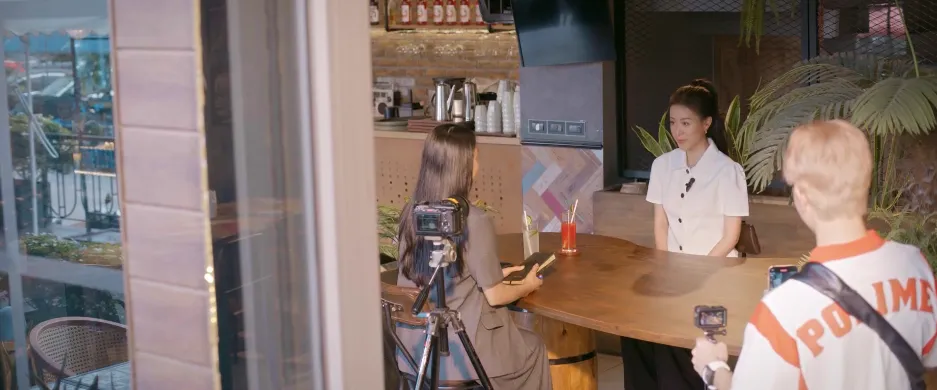 Lời hứa đầu ti&ecirc;n - Tập 3: Sự nghiệp của Vi Minh khởi sắc nhờ drama hẹn h&ograve; với thiếu gia - Ảnh 1.