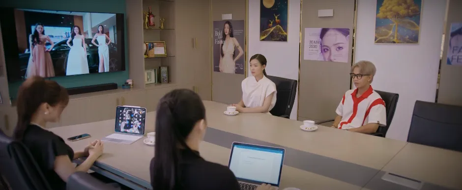 Lời hứa đầu ti&ecirc;n - Tập 3: Sự nghiệp của Vi Minh khởi sắc nhờ drama hẹn h&ograve; với thiếu gia - Ảnh 11.