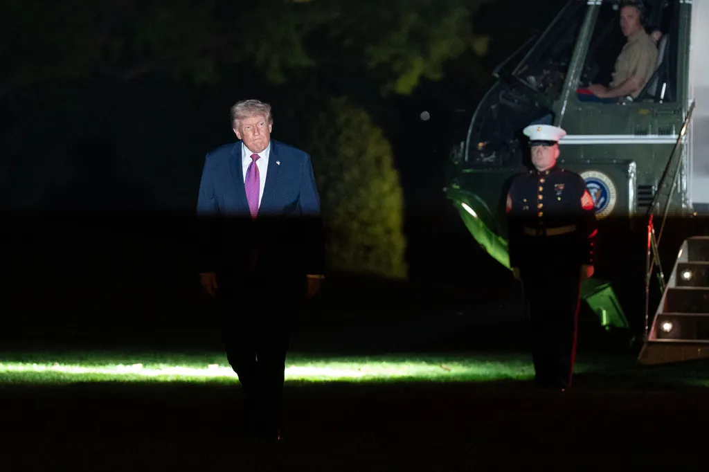 Ng&agrave;y thứ 55 xung đột: Mỹ vẫn chưa quyết định thời điểm chấm dứt chiến sự với Iran- Ảnh 1.