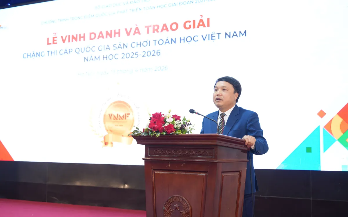 TS. Tạ Ngọc Trí - Phó vụ trưởng Vụ Giáo dục phổ thông BGD & ĐT phát biểu tại buổi lễ