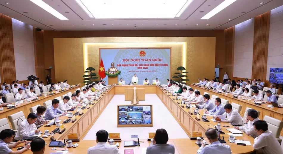 Thủ tướng: Th&aacute;o gỡ n&uacute;t thắt về thể chế, gắn tr&aacute;ch nhiệm người đứng đầu trong giải ng&acirc;n vốn đầu tư c&ocirc;ng - Ảnh 3.
