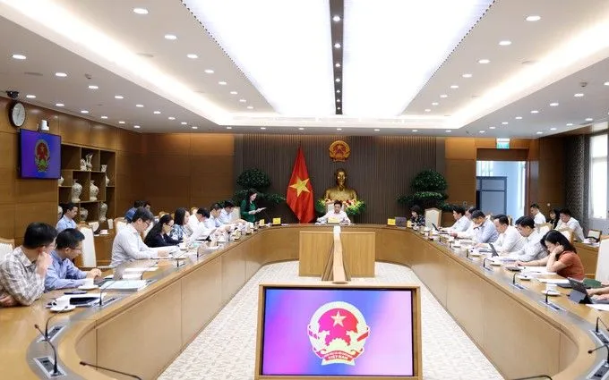 Phó Thủ tướng Nguyễn Văn Thắng chủ trì cuộc họp về việc triển khai hoạt động của Trung tâm Tài chính quốc tế - Ảnh VGP/Đức Tuân