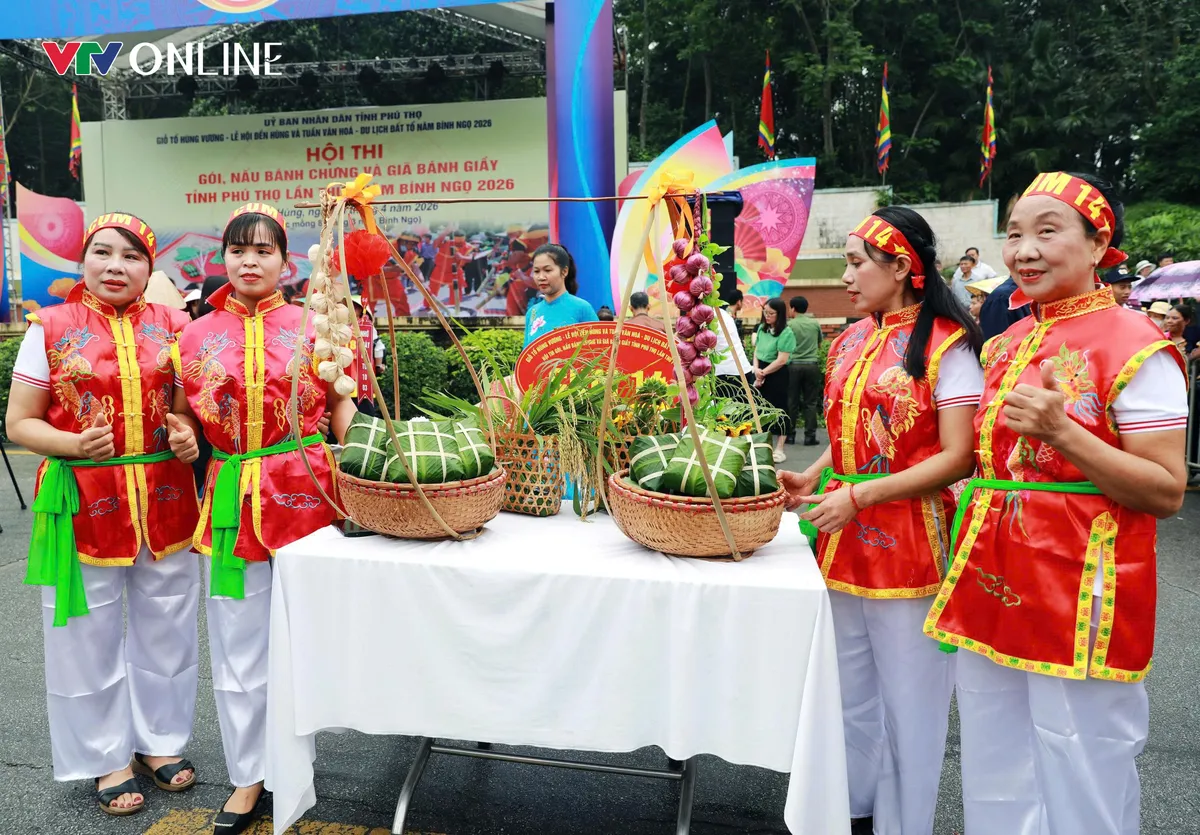 Rộn r&agrave;ng hội thi g&oacute;i, nấu b&aacute;nh chưng v&agrave; gi&atilde; b&aacute;nh giầy Đất Tổ - Ảnh 3.