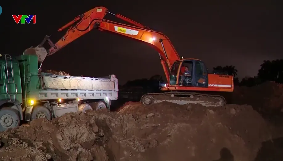 Thi c&ocirc;ng xuy&ecirc;n đ&ecirc;m dự &aacute;n chống ngập ở trung t&acirc;m thủ đ&ocirc;- Ảnh 1.